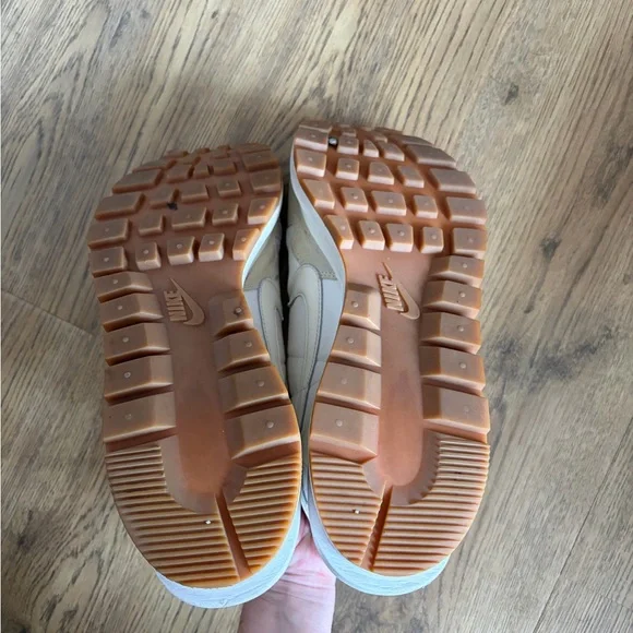 NIKE x sacai vaporwaffle white tan size 9.5